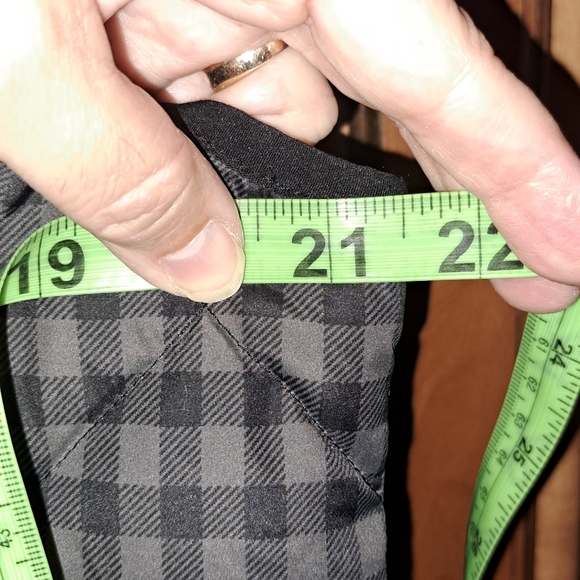 Ladies J. Crew Downs Puffer Vest Buffalo Plaid W/Black Trim LRG Zip Front - Picture 8 of 9